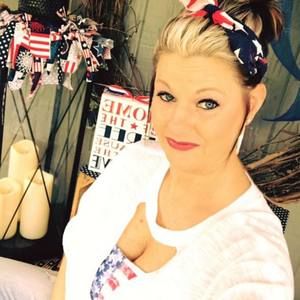 Meet your Posher, Bobbie